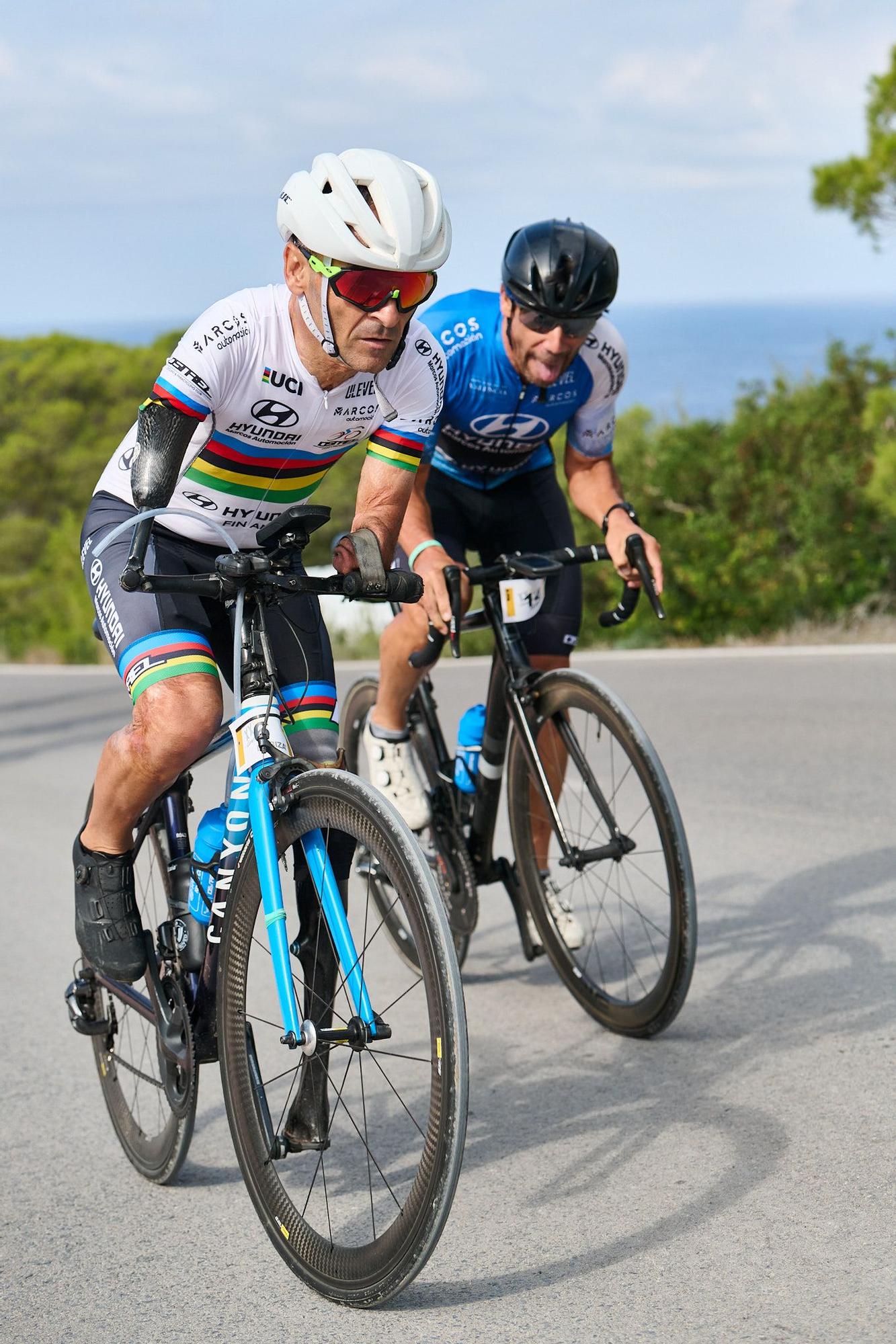 Todas las imágenes de la Vuelta Cicloturista a Ibiza Campagnolo