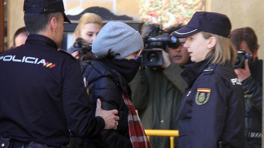 Montserrat, Triana y Raquel, culpables del asesinato de Isabel Carrasco