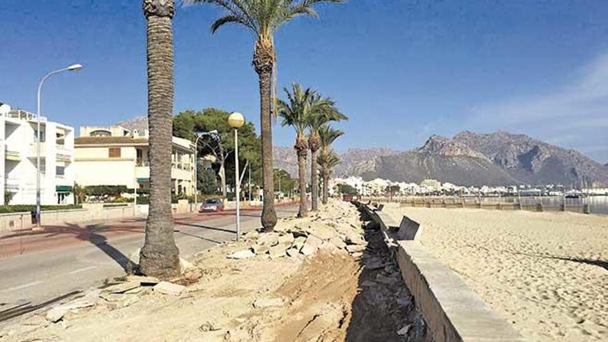 La primera línea del Moll, durante las obras de la primera fase de la peatonalización.