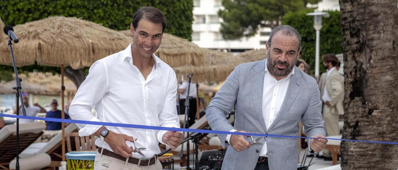Rafa Nadal y Gabriel Escarrer inauguran el Zel Mallorca, el primer hotel de la alianza entre el tenista y Meliá, en junio.