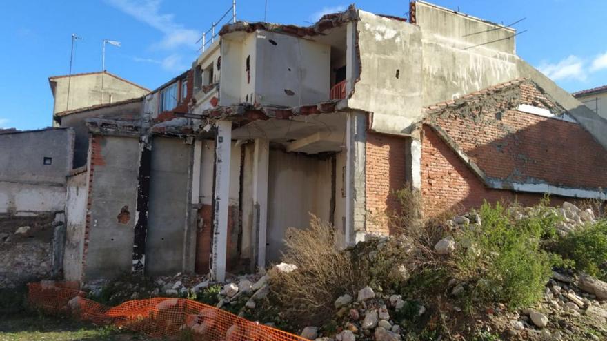 Las oficinas del Museo la parte que queda por derribar del inmueble.