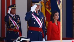 Los Reyes llegan al desfile del Día de las Fuerzas Armadas en Oviedo