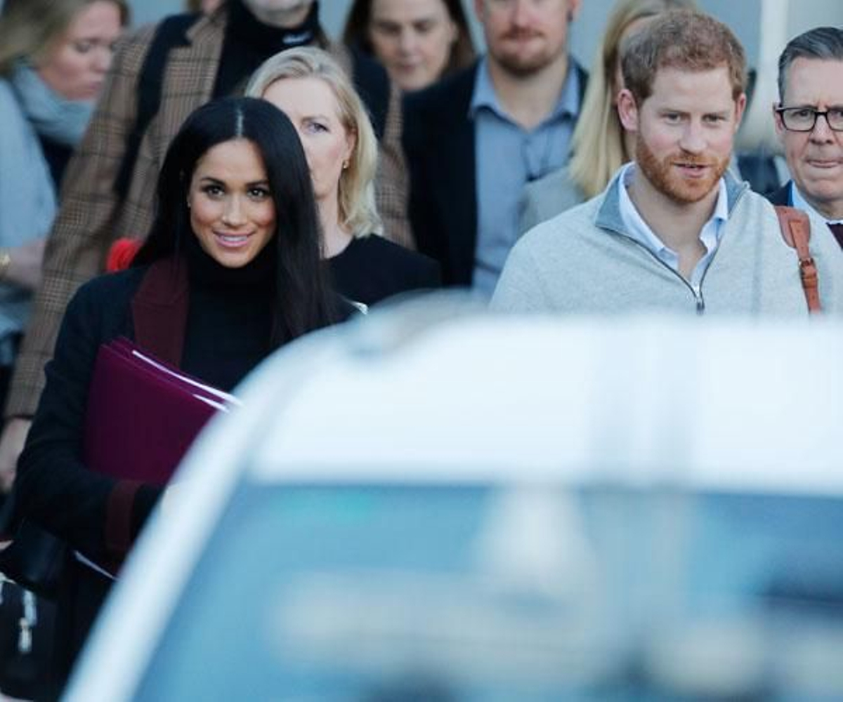 ¿Qué esconde Meghan Markle tras esas carpetas?