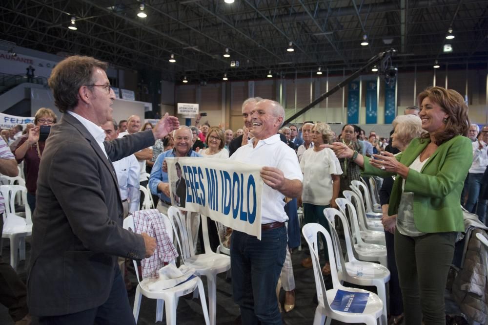 Feijóo: "Toco la mayoría absoluta con la mano"