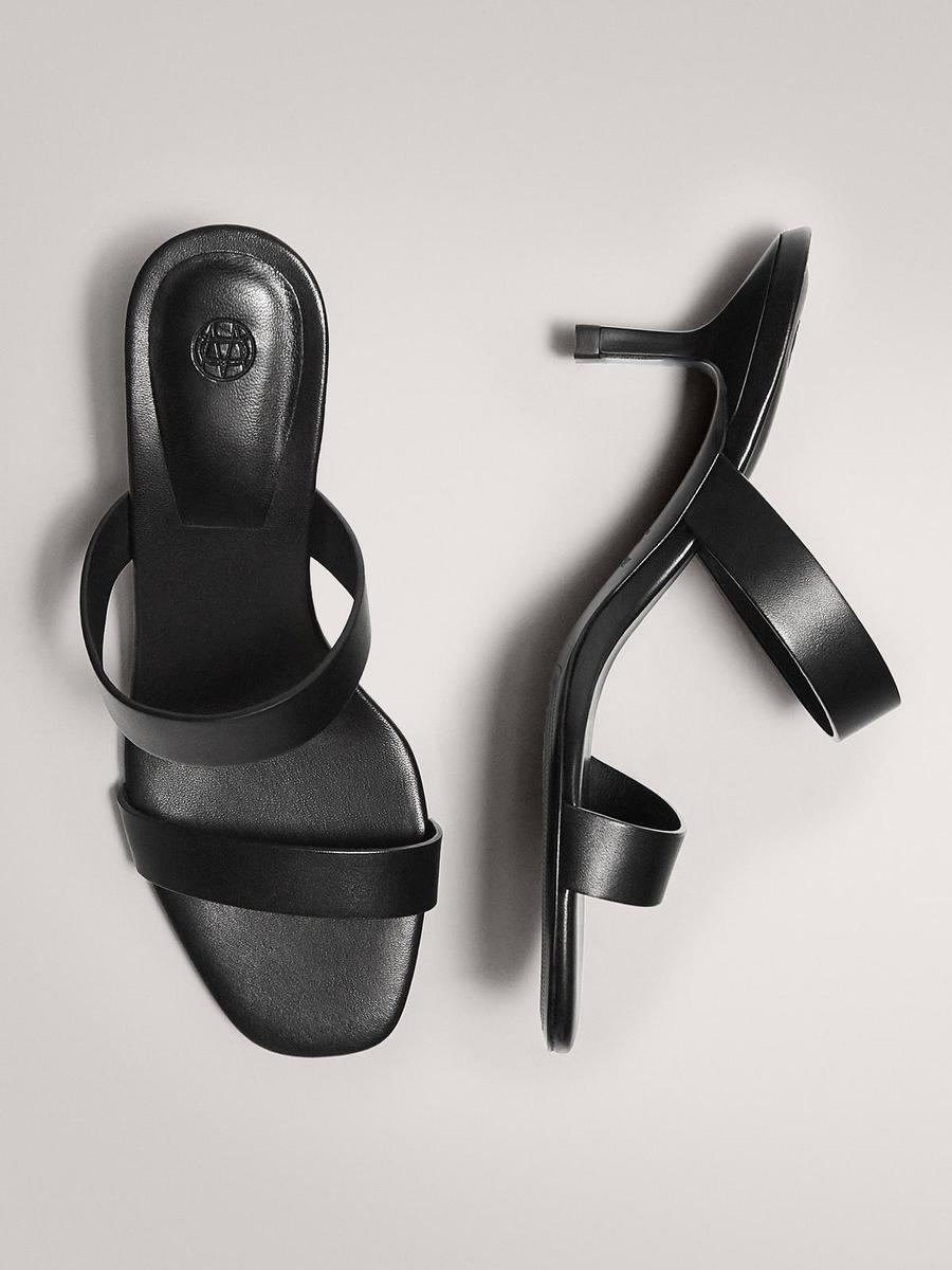 Sandalias negras de Massimo Dutti