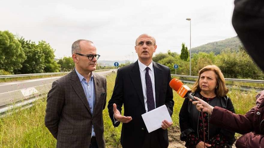 Jesús Vázquez, Celso Delgado y Carmen Leyte. // FdV