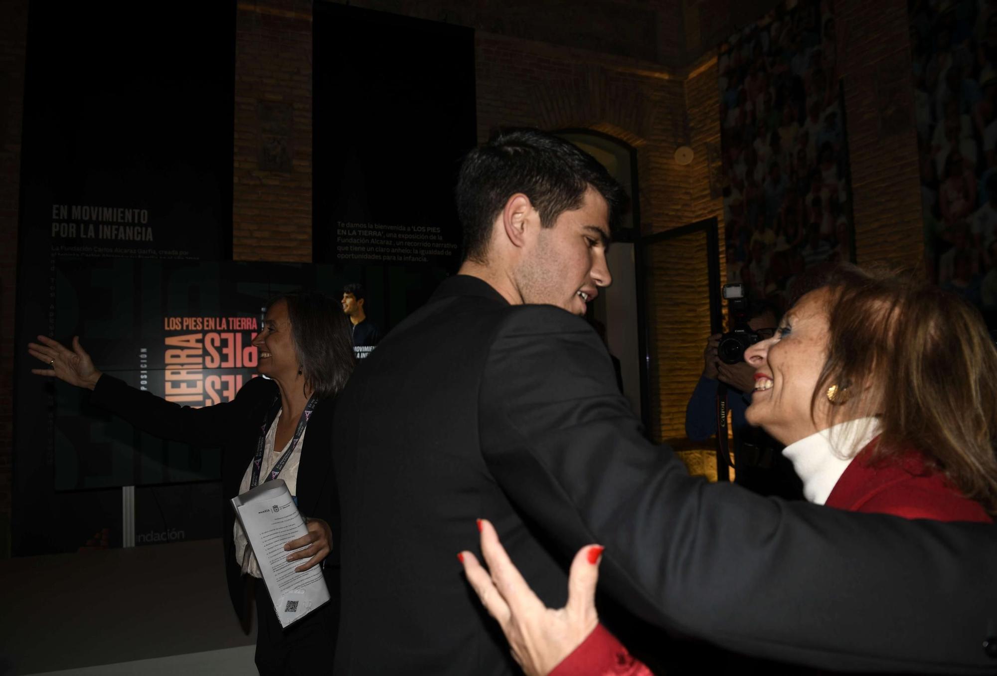 Así ha sido la inauguración de la exposición de Carlos Alcaraz en la Cárcel Vieja de Murcia