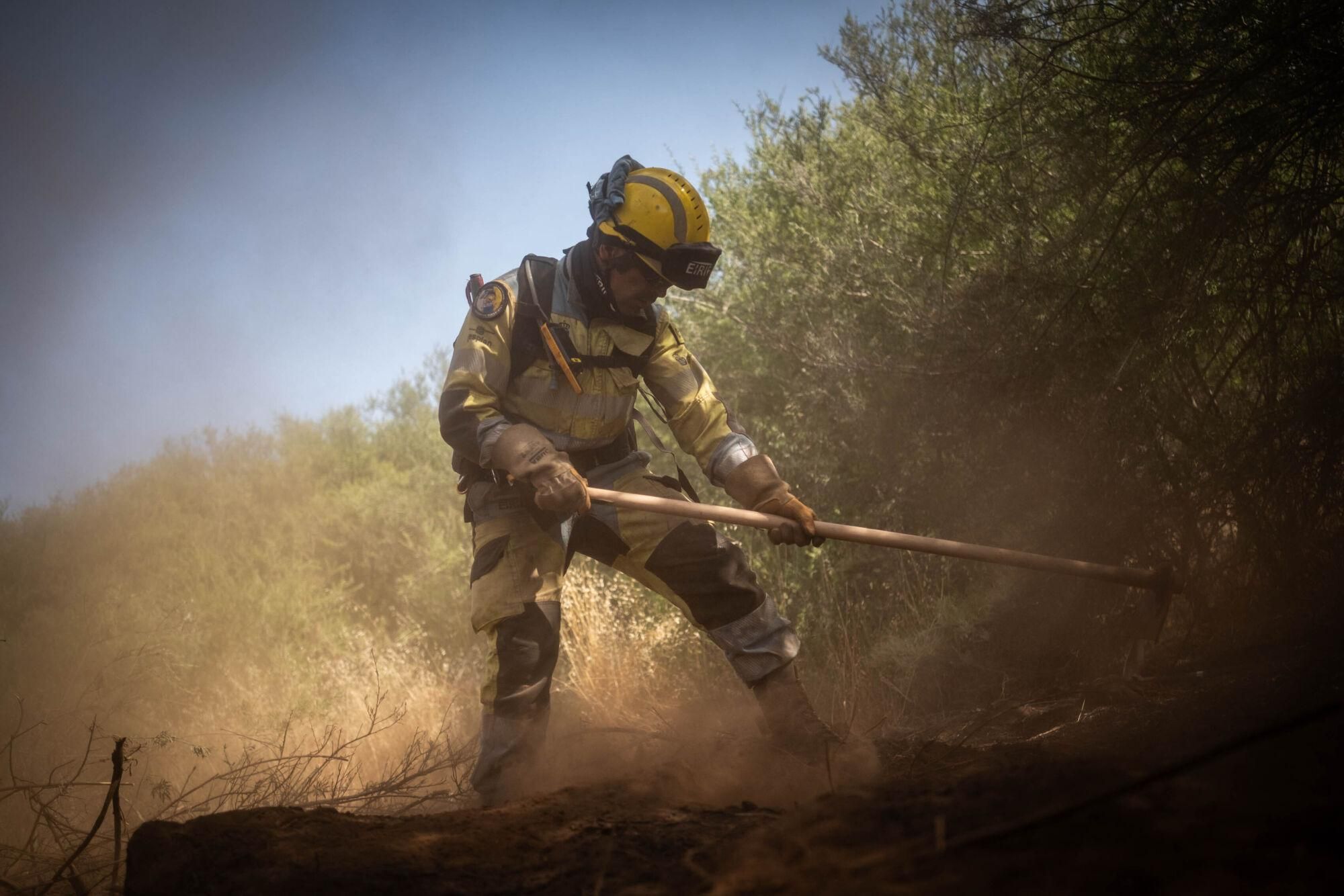 Control del incendio en Tenerife