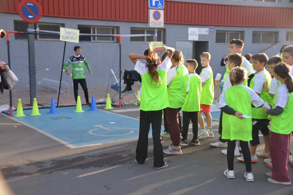 El Balonmano Mislata recupera las calles como espacio de juego.