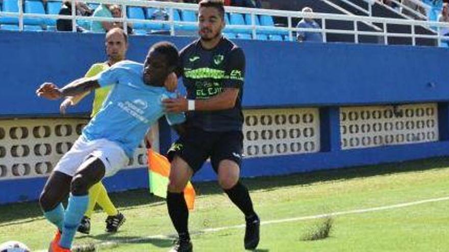 Un instante de la última derrota de la UD Ibiza ante El Ejido en Can Misses por 1-3.