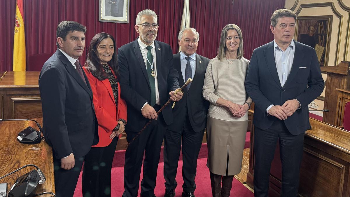 Desde la izq., Pedro Blanco, Isabel Rodríguez, Miguel Fernández, José Tomé, Lara Méndez y Gómez Besteiro