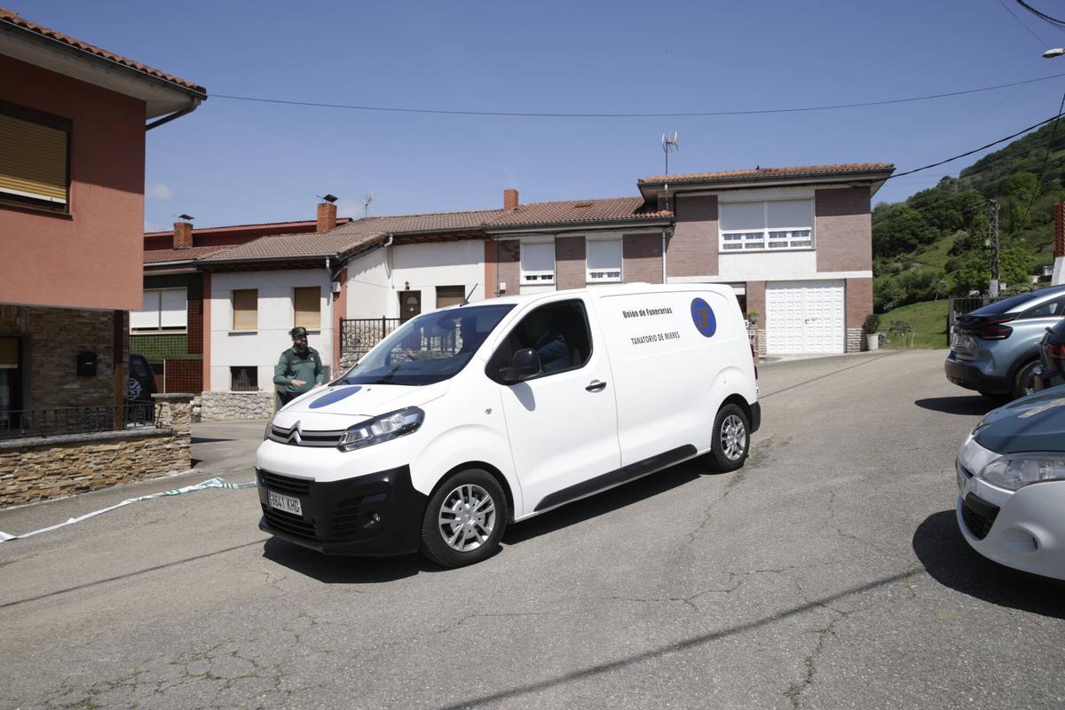 Hallan a un matrimonio tiroteado en su cama en Lena.