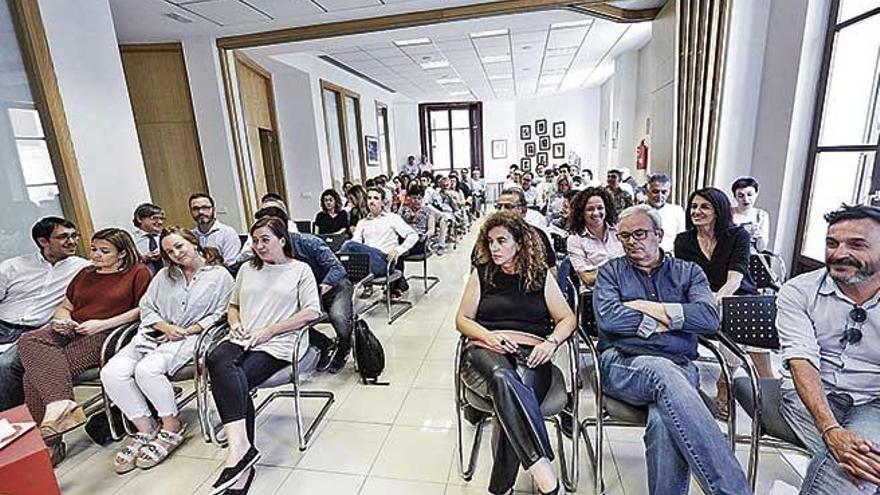 Imagen de la reuniÃ³n que celebrÃ³ ayer el Consell PolÃ­tic del PSIB antes de la reuniÃ³n en el Consolat de Armengol y MÃ©s.