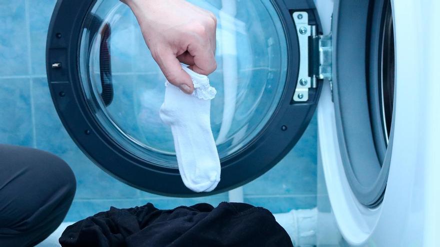 Posar un imperdible a la rentadora: s&#039;ha acabat perdre els mitjons a cada rentatge