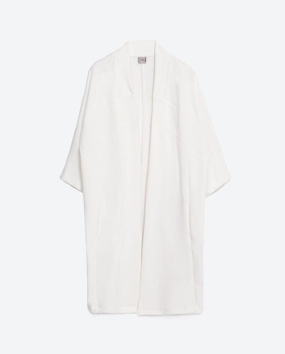 Imprescindibles de Zara: abrigo manga corta