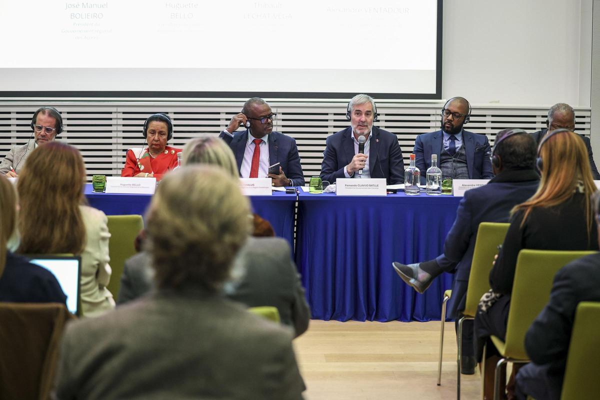 Clavijo pide a la UE mantener fondos insulares, vitales para "miles de familias" canarias