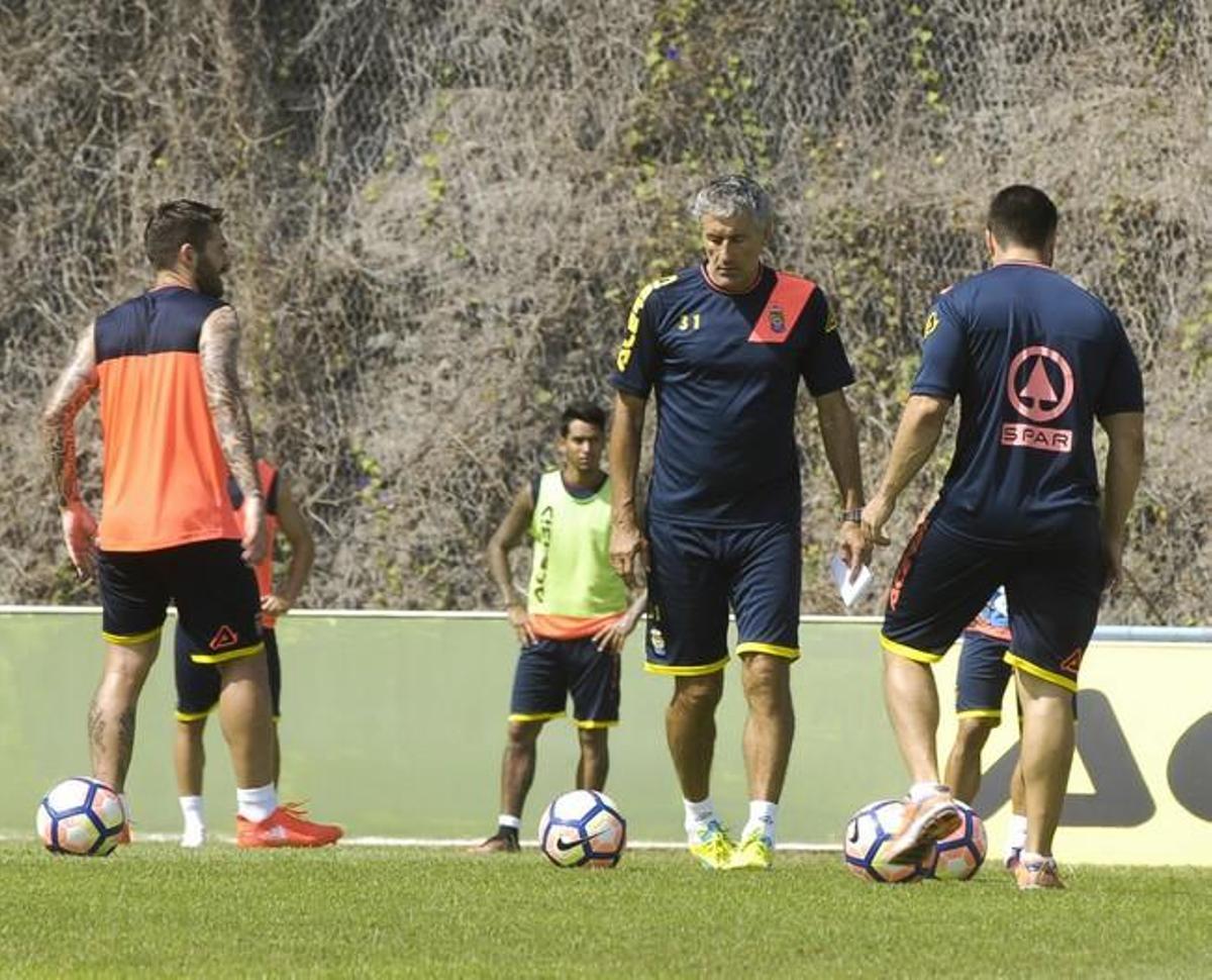 ENTRENAMIENTO DE LA UD LAS PALMAS Y ENTREVISTGA ...