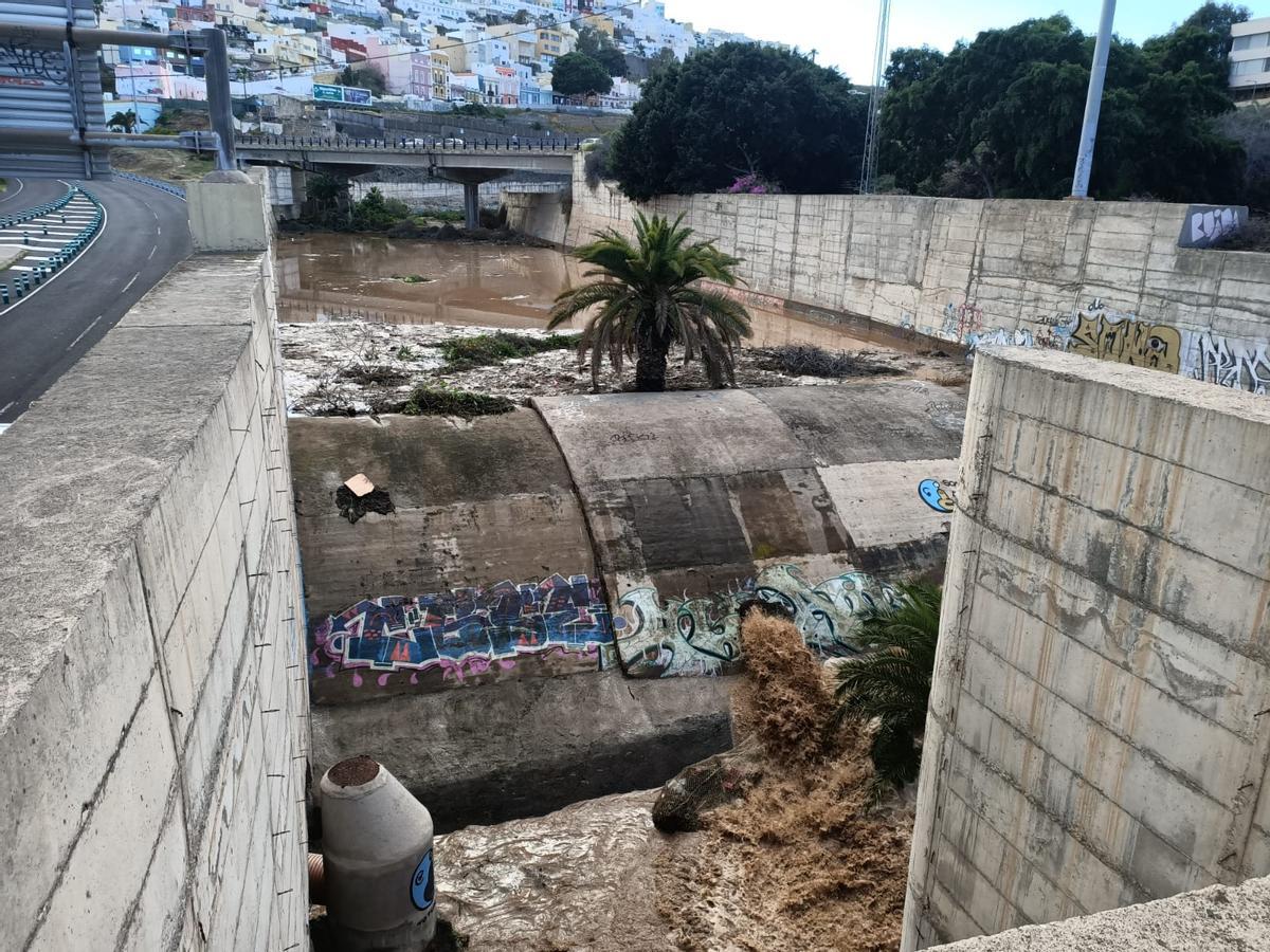 Desagüe del barranco Guiniguada previo a las bóvedas entre Vegueta y Triana.