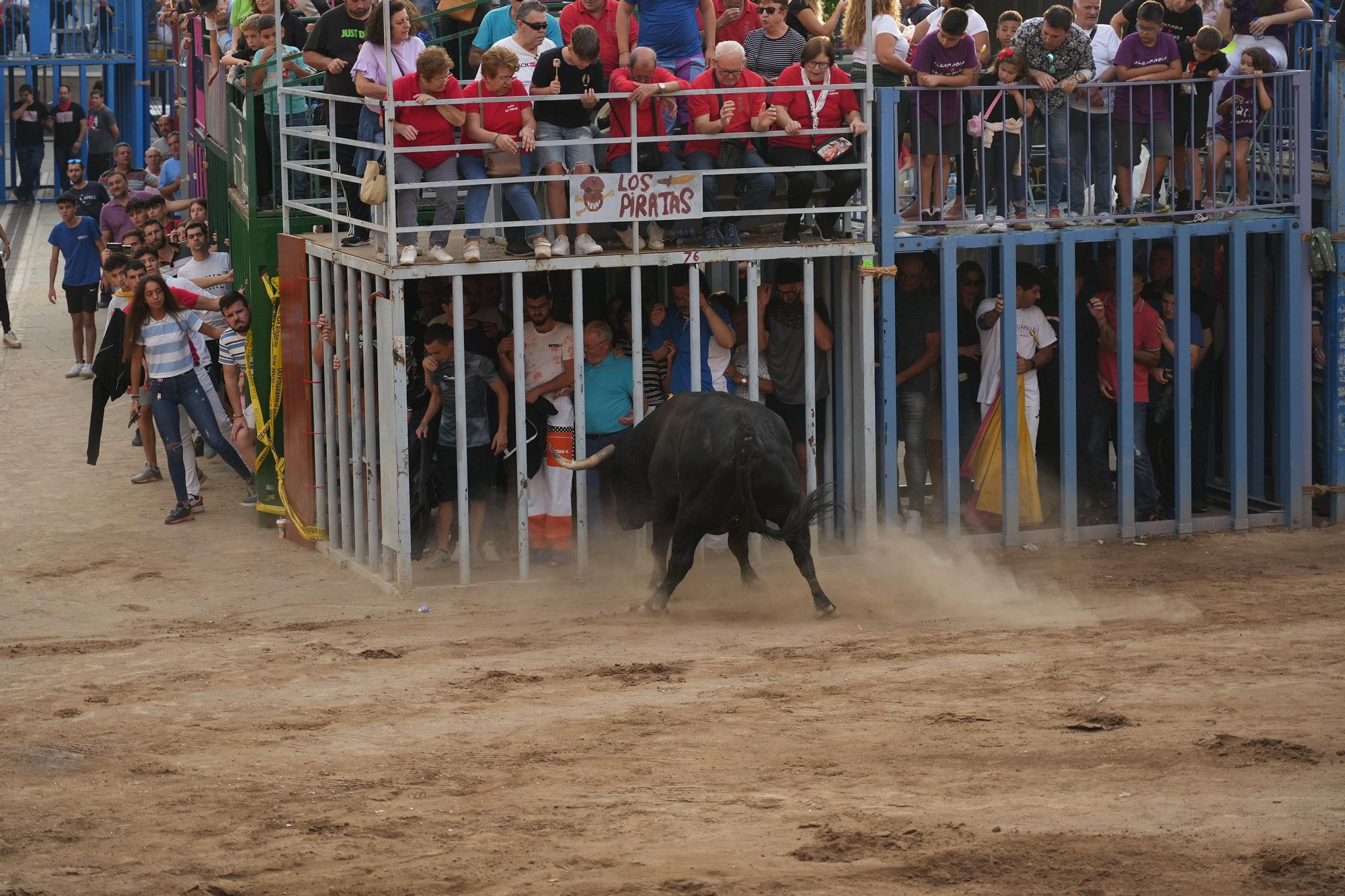 La tarde taurina del viernes de la Fira d'Onda, en imágenes