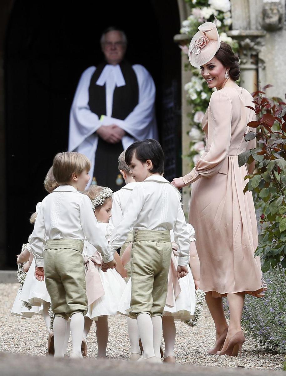 La boda de Pippa Middleton y James Matthews al detalle: Kate Middleton acompañando a sus hijos