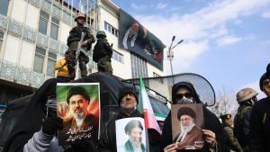Los iraníes se reúnen en la Plaza de la Revolución para mostrar su apoyo al nuevo Líder Supremo, el Ayatolá Mojtaba Jomení, en Teherán, Irán,  el pasado 09 de marzo de 2026