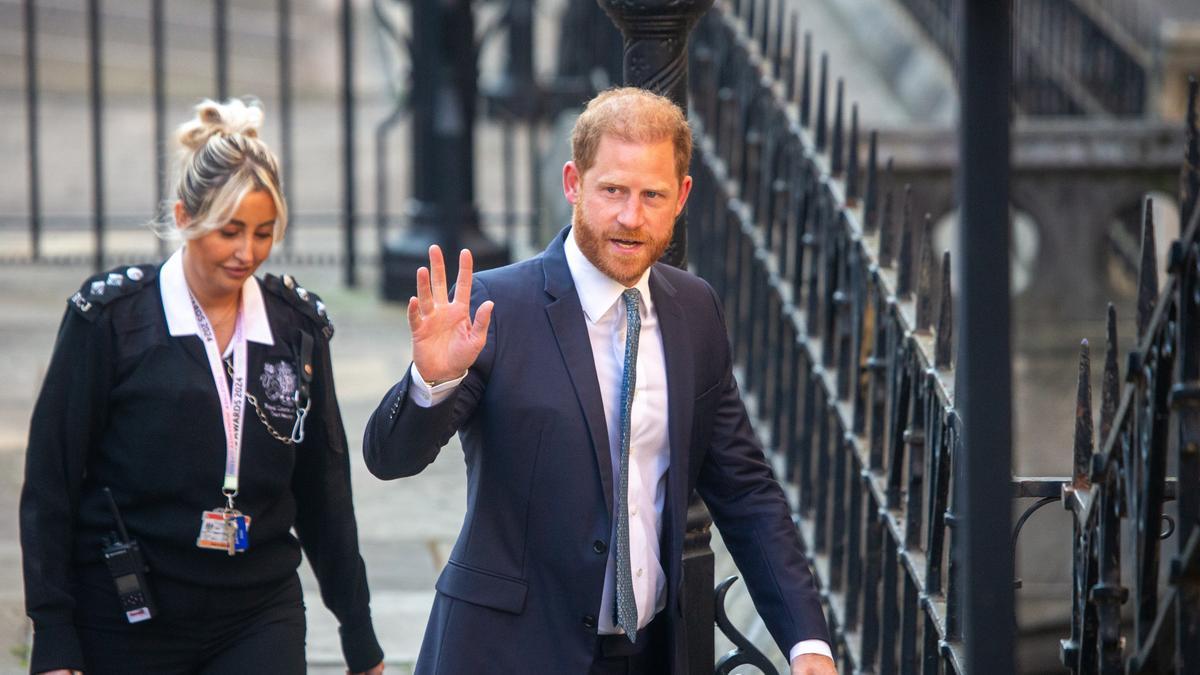 El príncipe Harry volvía a Londres para declarar en el juicio contra la Casa Real