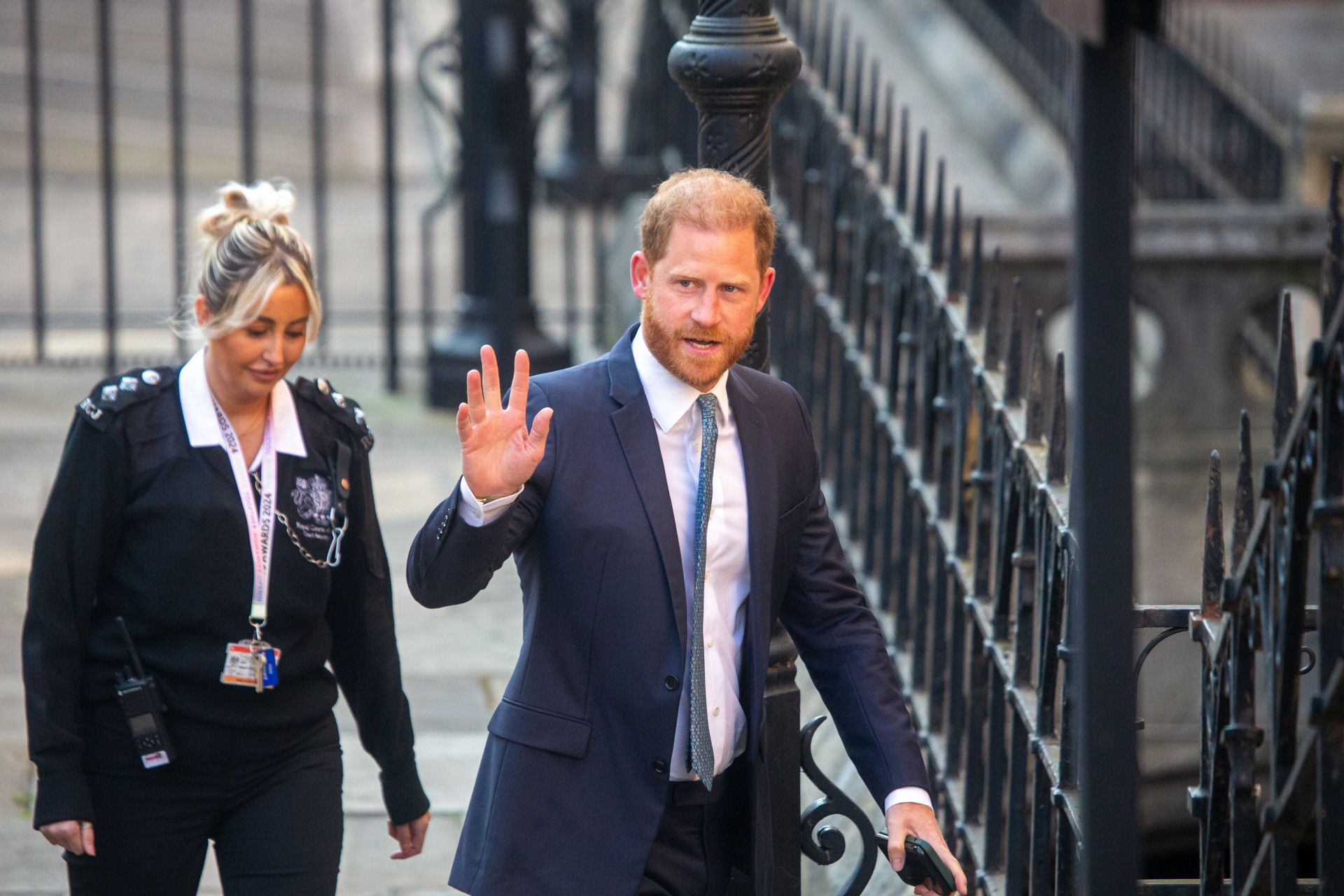 El príncipe Harry volvía a Londres para declarar en el juicio contra la Casa Real