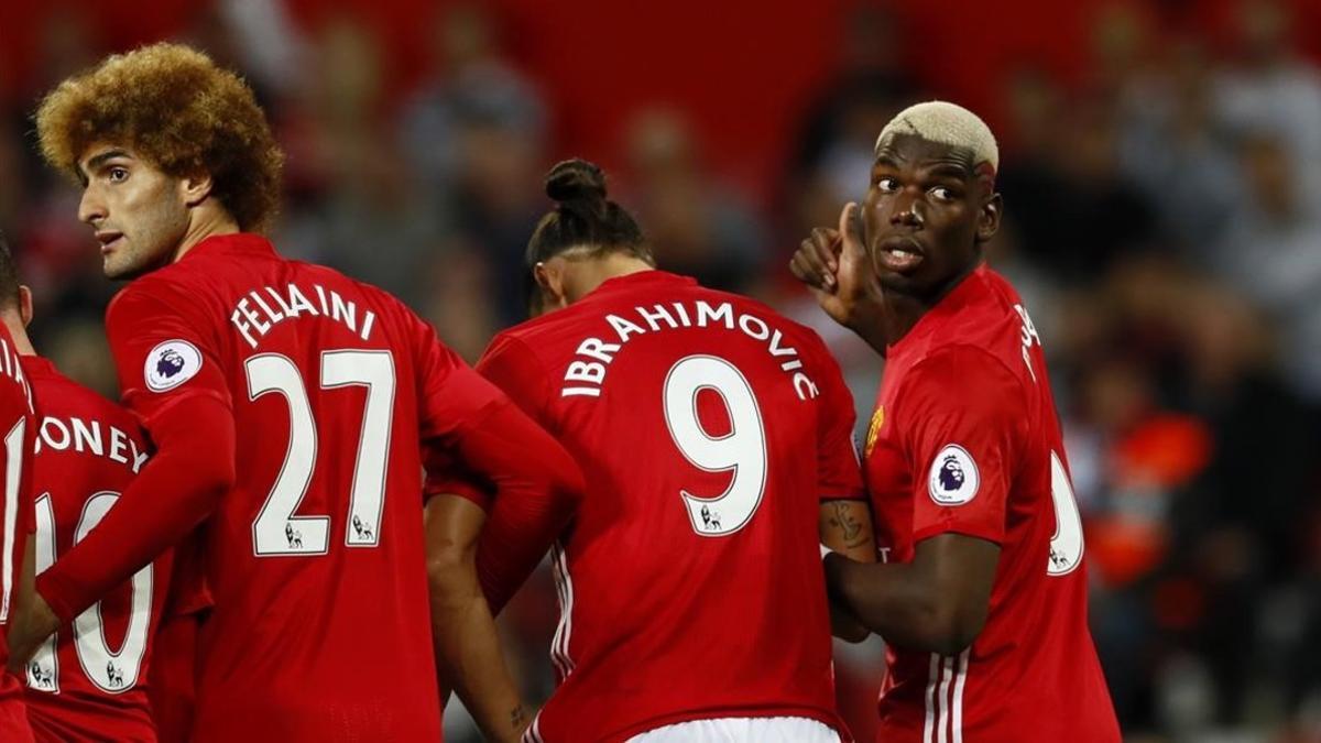 Fellaini, Ibrahimovic y Pogba, en el partido de este viernes del Manchester United contra el Southampton.