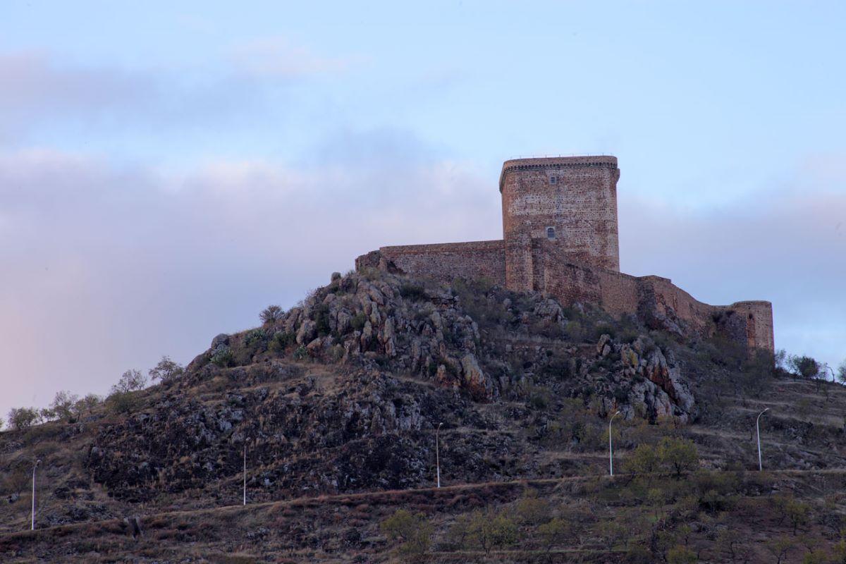 La torre de homenaje conocida como el faro de Extremadura.