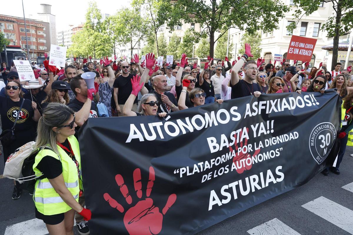 La protesta de los autónomos en Gijón, en imágenes La protesta de los autónomos en Gijón, en imágenes