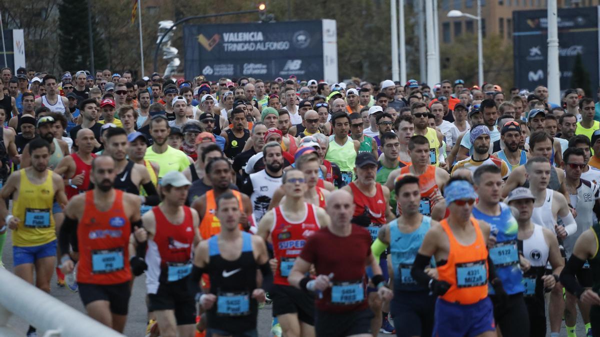 Participantes en la maratón de València de 2022
