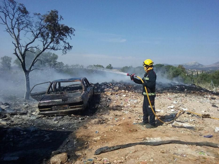 Incendio en una chatarrería en Ronda