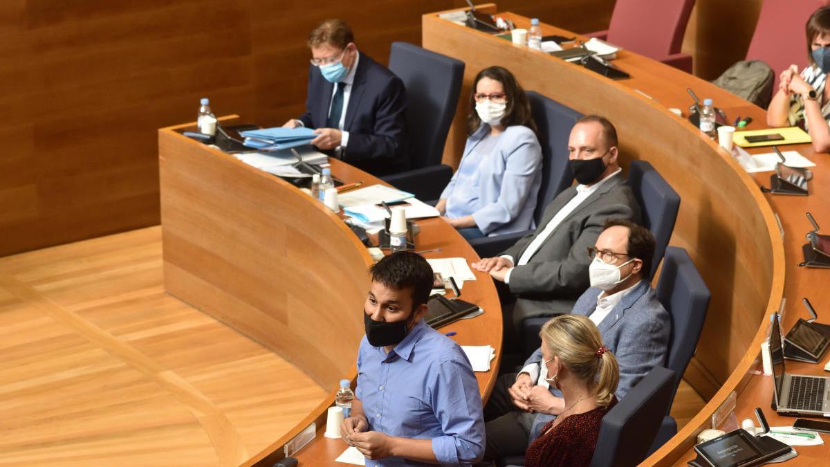 Las mascarillas, regalo &quot;estrella&quot; del verano a los miembros del Consell