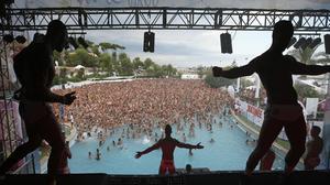 El Circuit es marca un bany d’orgull.