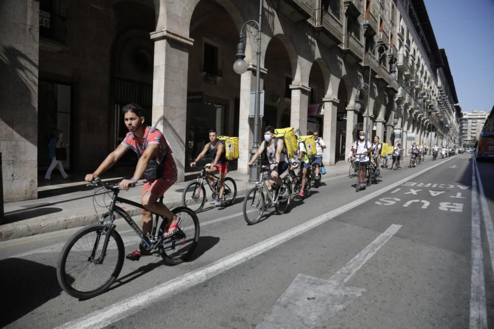 Los repartidores protestan por las calles de Palma