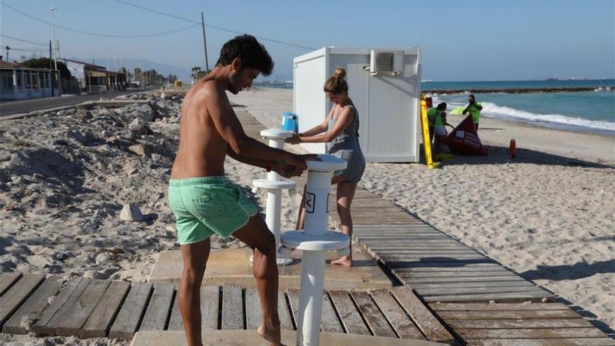 La playa de Almassora, sin lavapiés en plena campaña