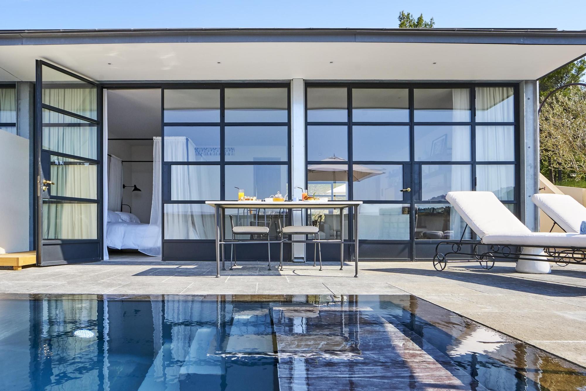 La Villa La Coste es una de las estancias disponibles.