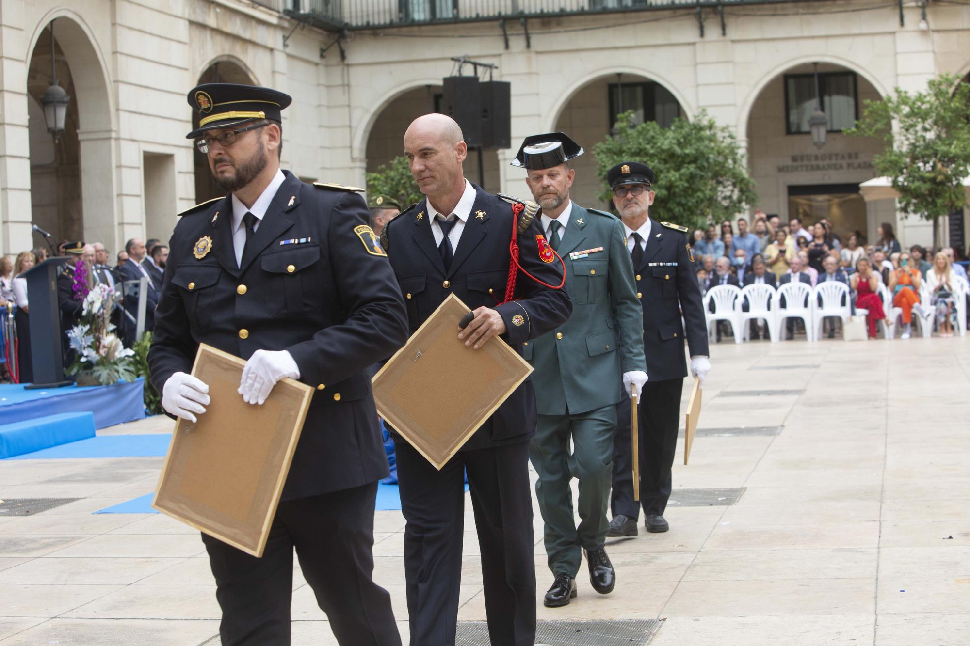 Actos de celebración del Patrón de la Policía Nacional en Alicante.