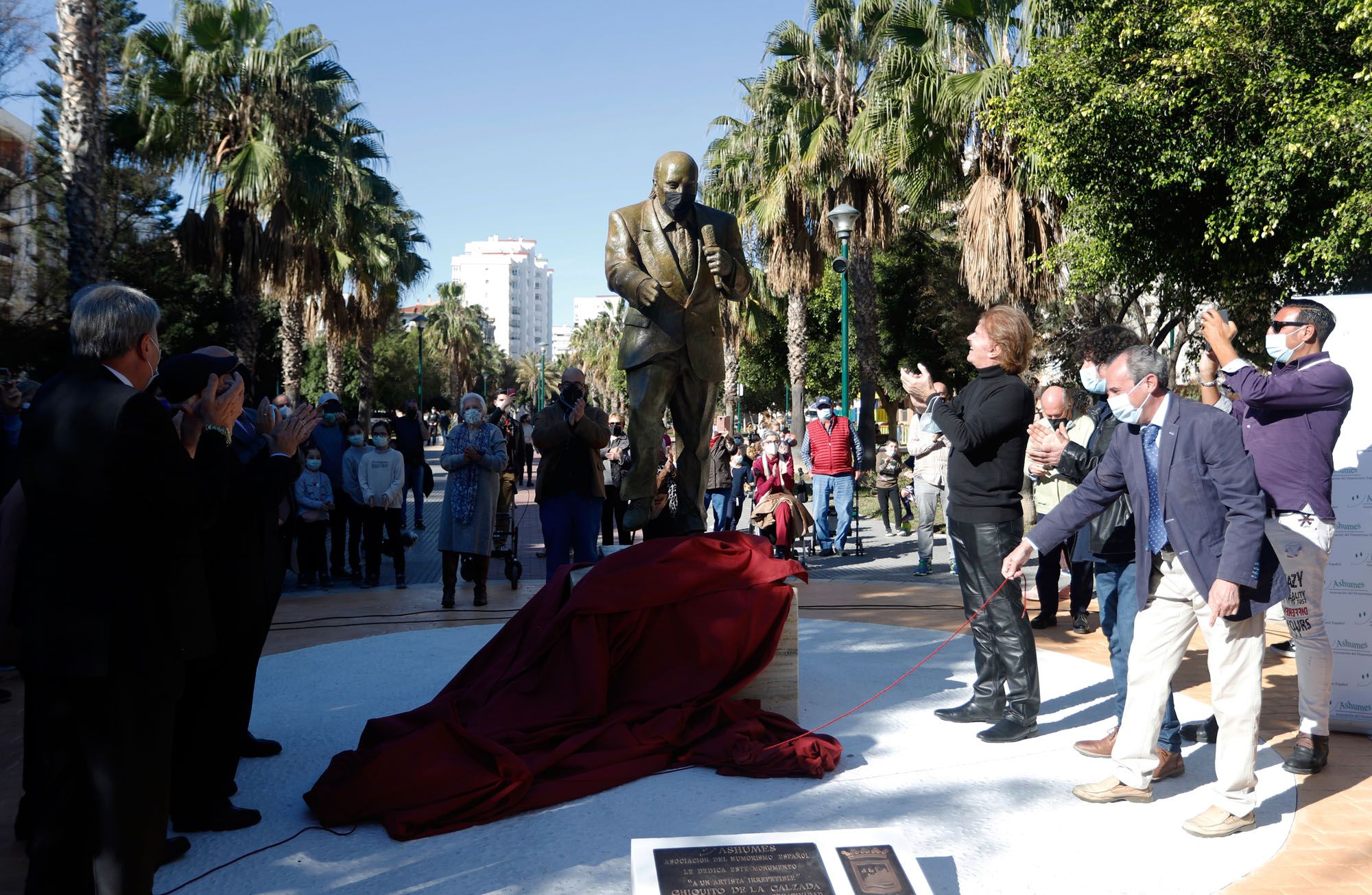 La estatua de Chiquito de la Calzada, inaugurada en el parque que lleva su nombre.