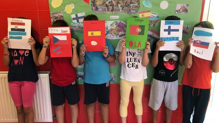 Un colegio desarrolla un proyecto que promueve el aprendizaje al aire libre y el buen uso de nuevas tecnologías