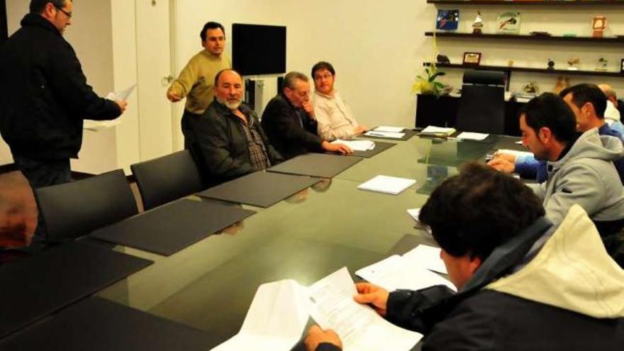 Reunión de la Caixa de Financiación Local de A Illa. // Iñaki Abella
