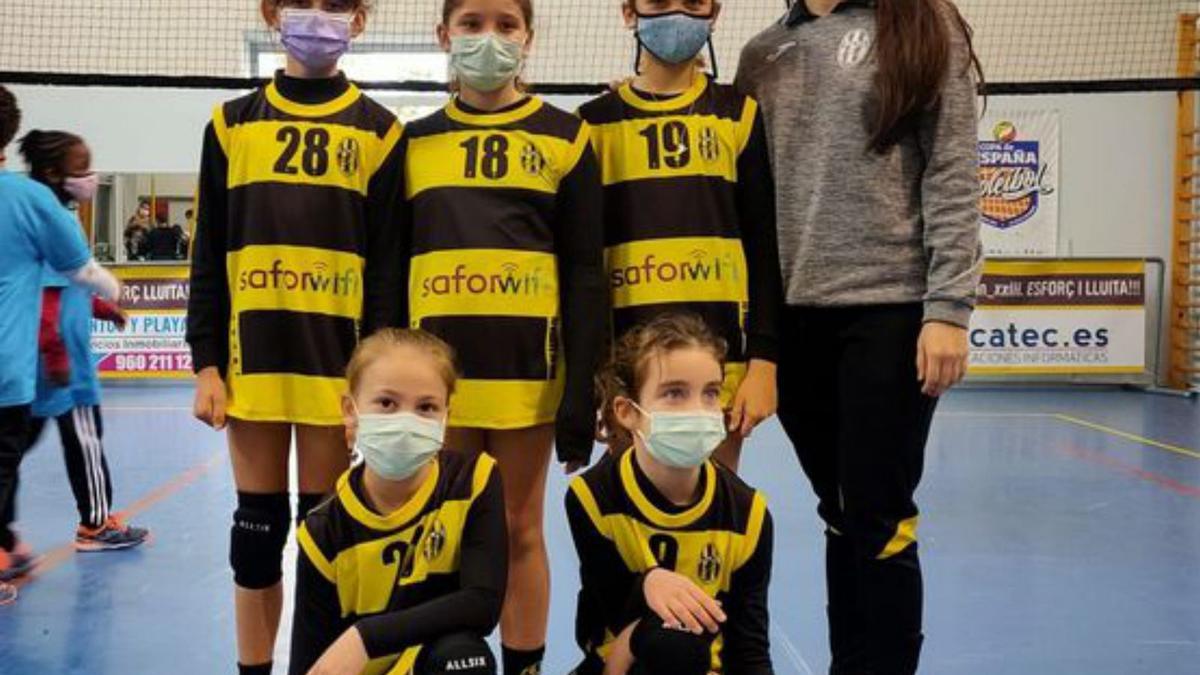 Voleibol Las infantiles y los equipos benjamines del Real de Gandia CF triunfan