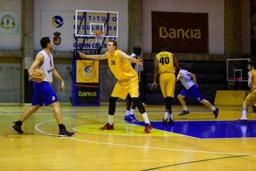 Derbi entre Herbalife GC y Nautico de Tenerife de liga EBA.