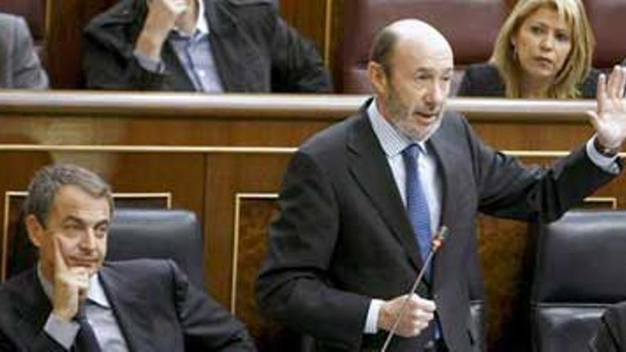 Rubalcaba acusa al PP de utilizar las pensiones para lavar su imagen &quot;antisocial&quot;