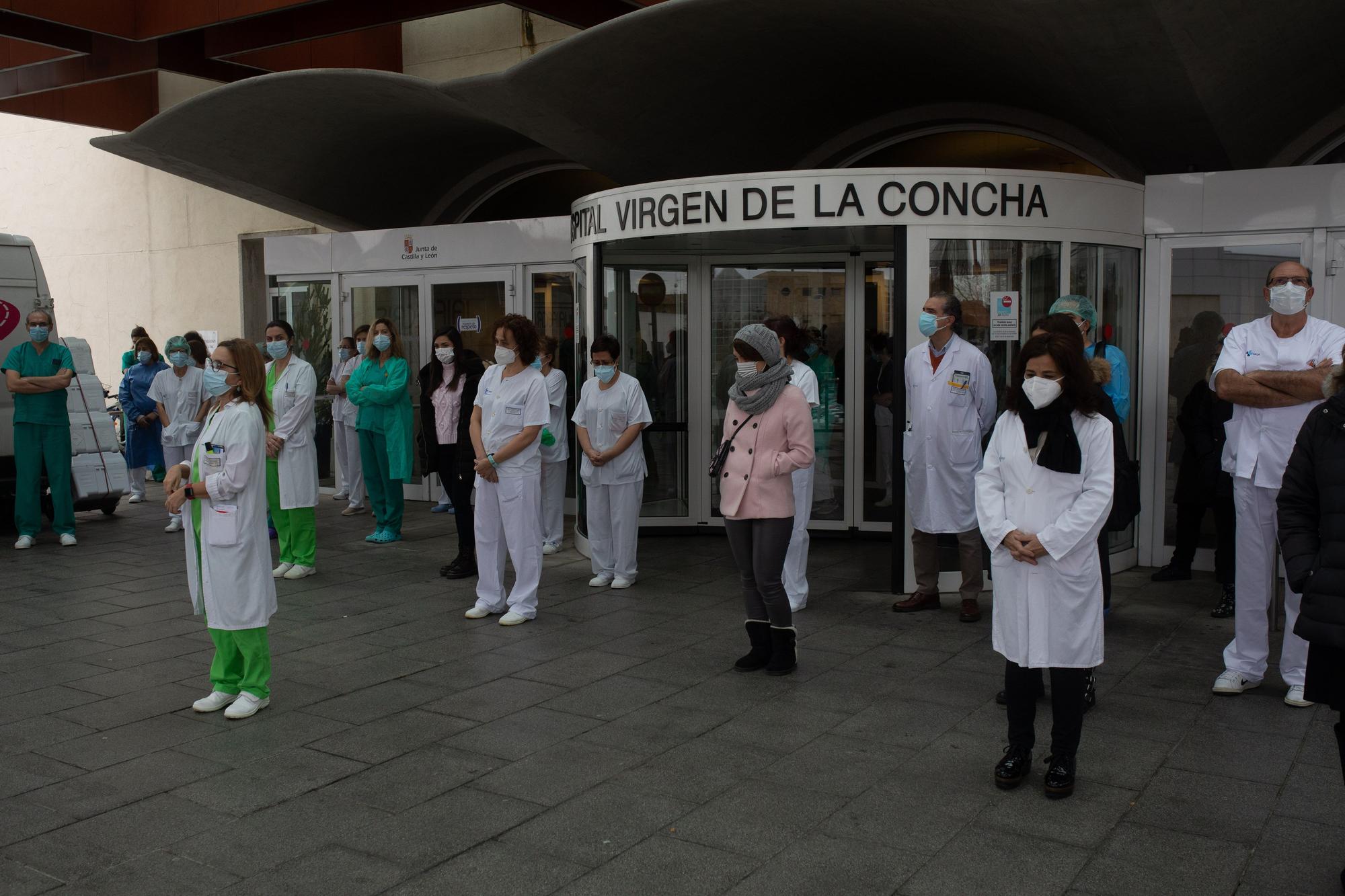 Minuto de silencio en homenaje a Felisa Gallego, auxiliar de enfermería fallecida por coronavirus