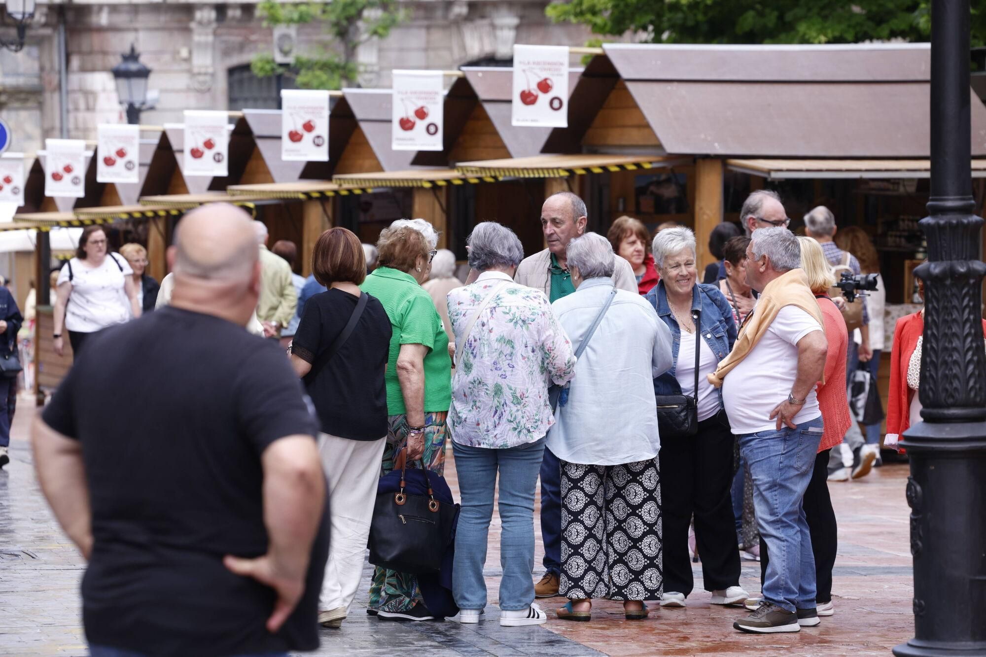 Apertura del mercadillo de la Ascensión y visita del alcalde