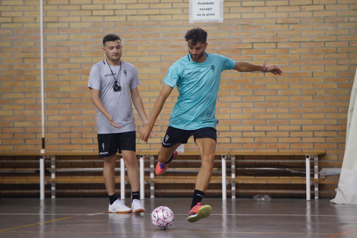 La primera sesión en pista del Córdoba Futsal en imágenes