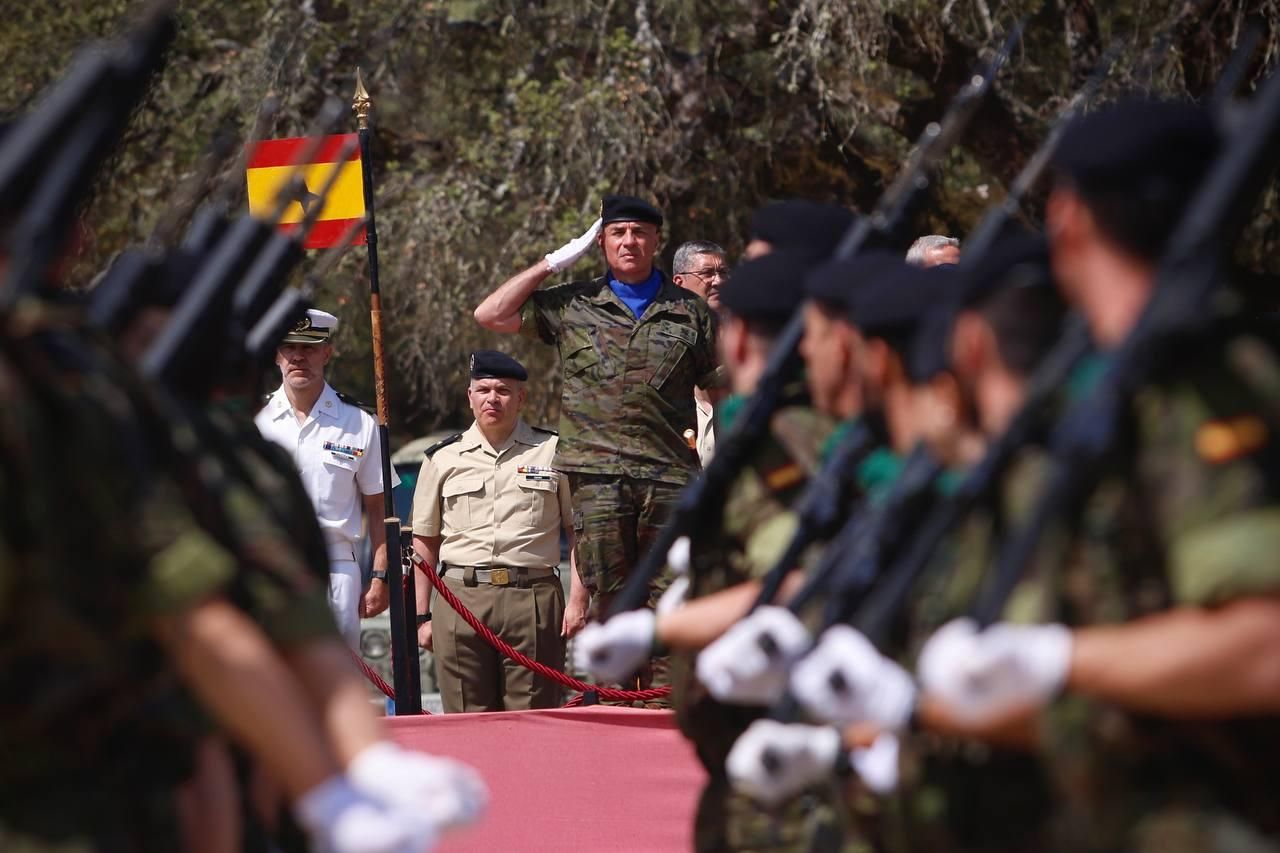 La BRI X celebra su 40º aniversario con una parada militar
