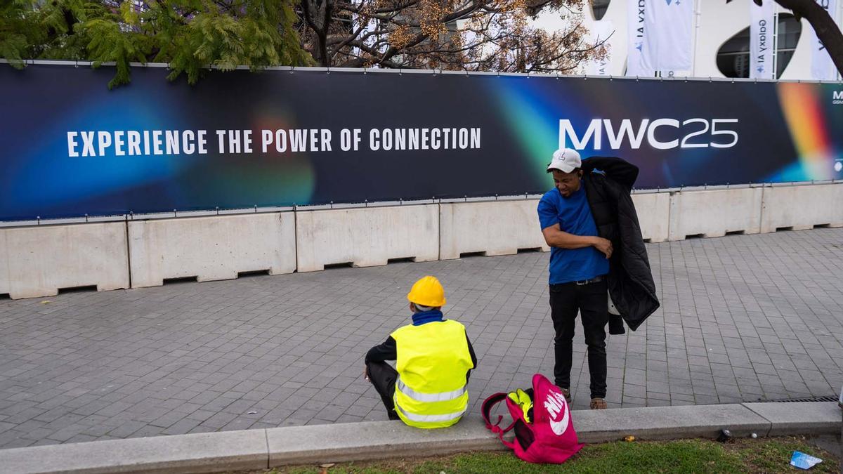 Trabajadores en el Mobile World Congress 2025