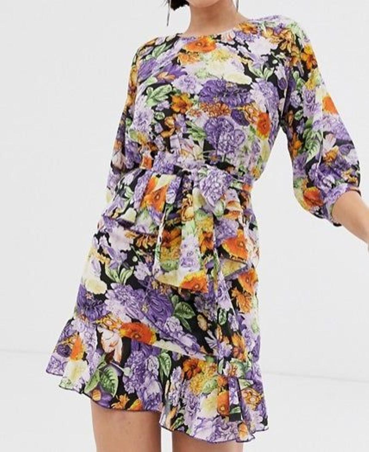 Vestido floral de PrettyLittleThing de venta en Asos (Precio: 52,99 euros)